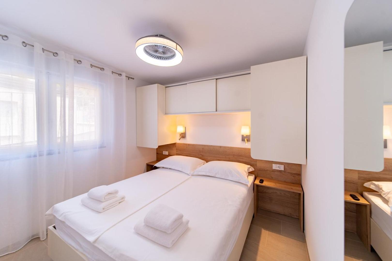 Arti Holiday Homes Banjol エクステリア 写真