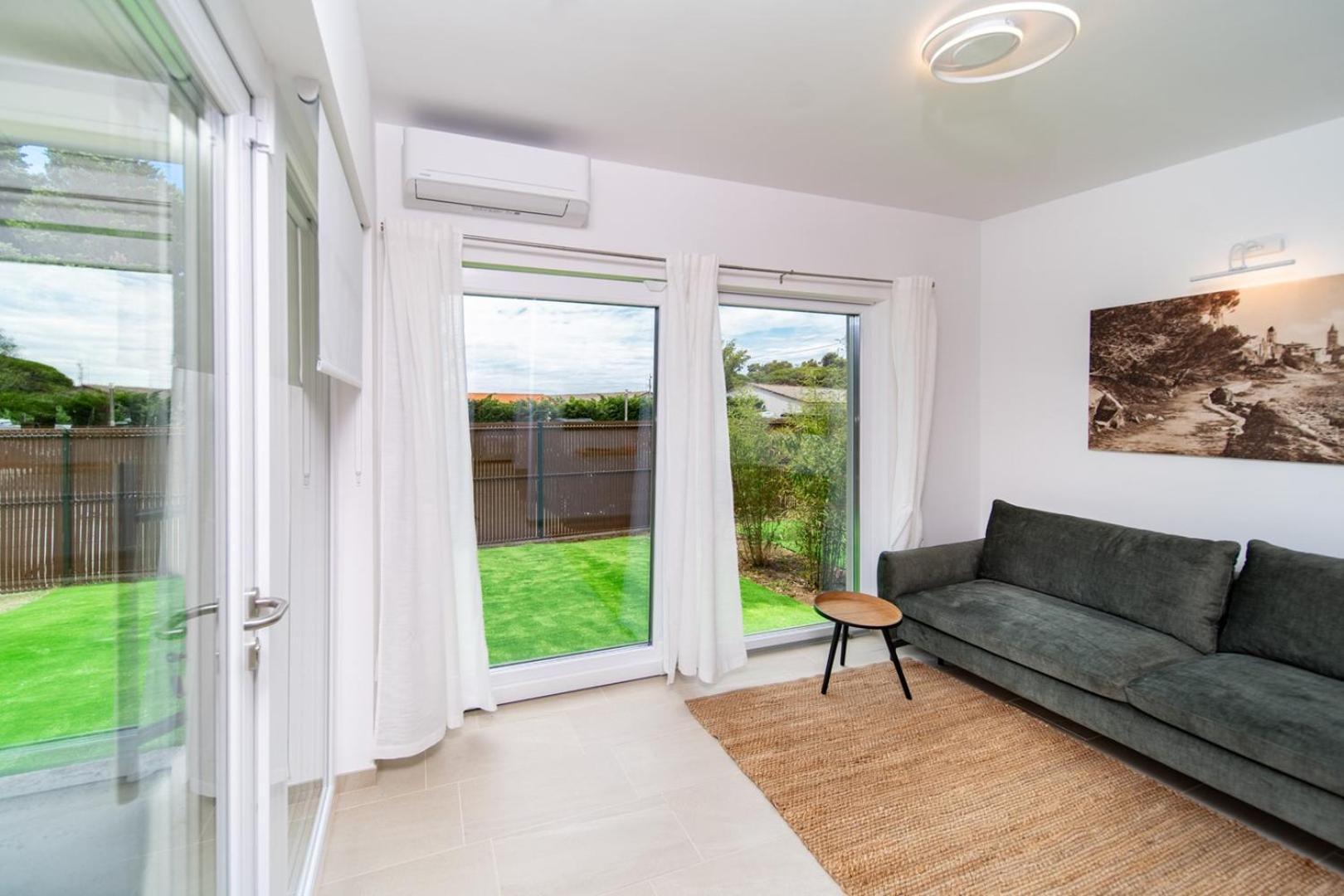 Arti Holiday Homes Banjol エクステリア 写真