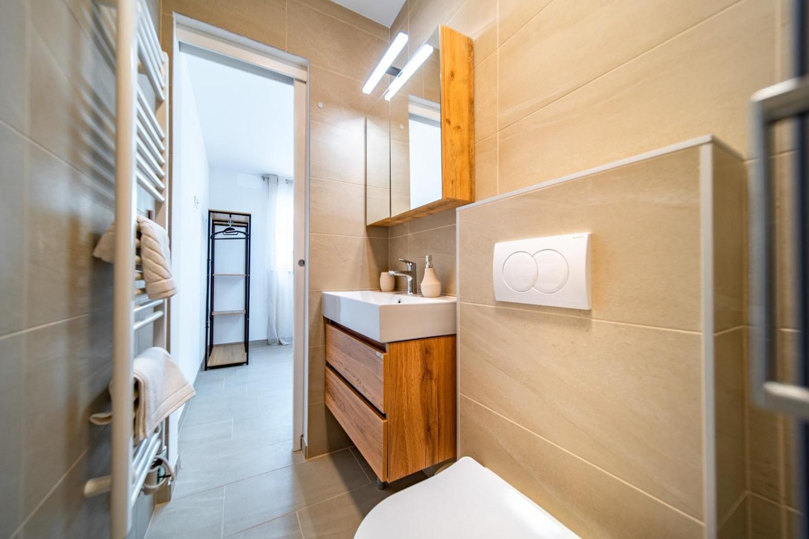 Arti Holiday Homes Banjol エクステリア 写真
