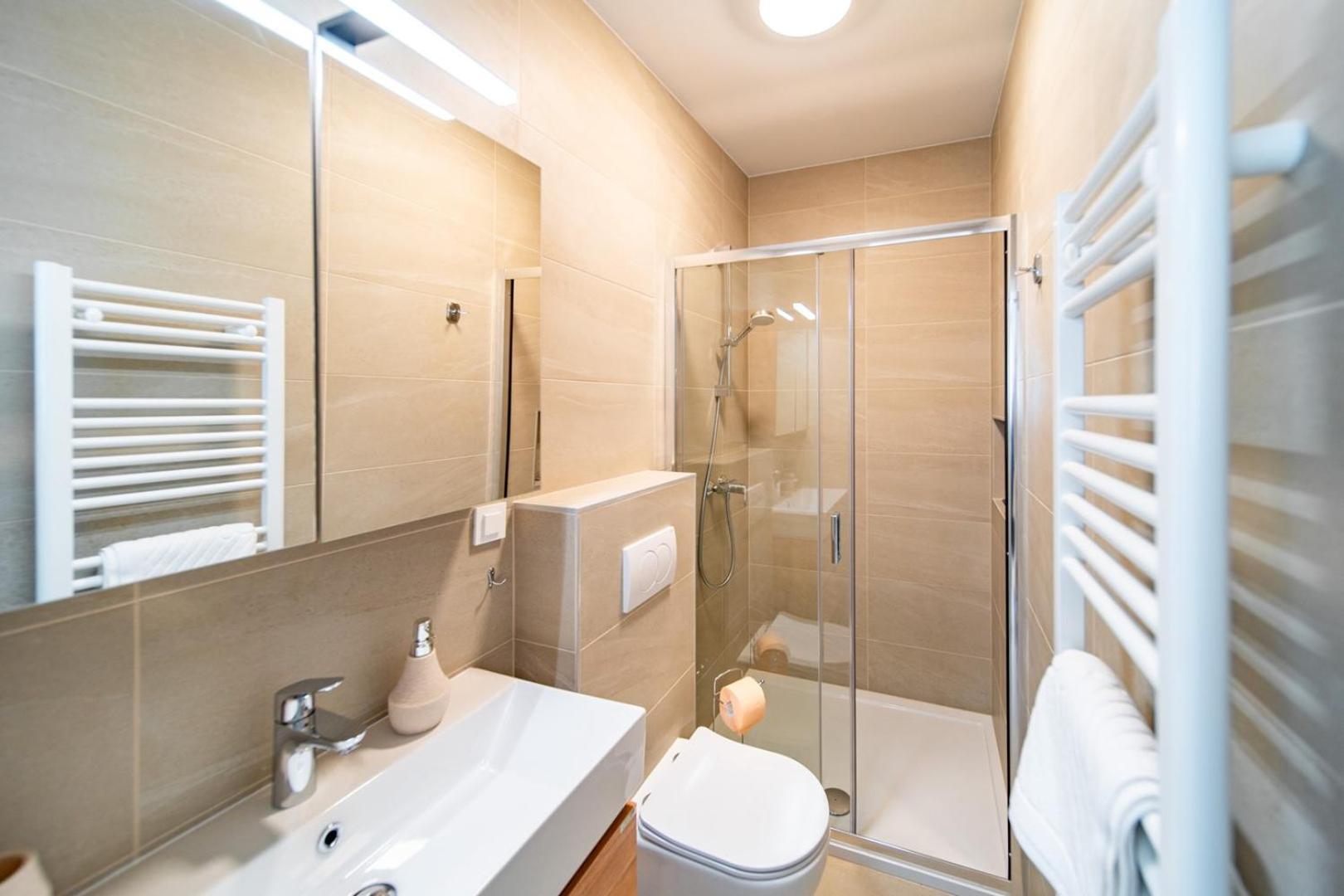 Arti Holiday Homes Banjol エクステリア 写真