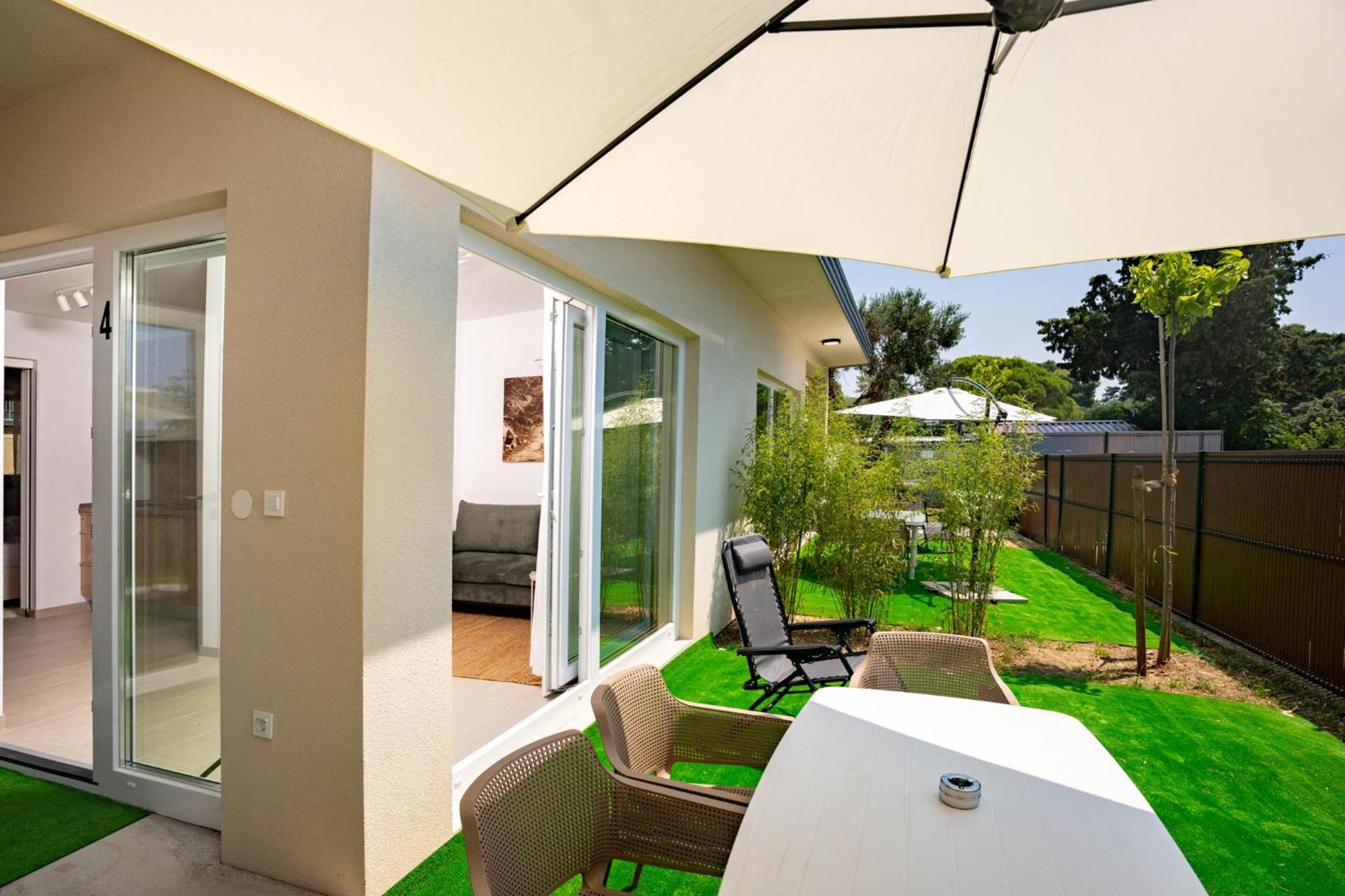 Arti Holiday Homes Banjol エクステリア 写真